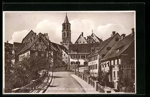 AK Rottweil a. N., Strassenpartie mit Blick zur Kirche