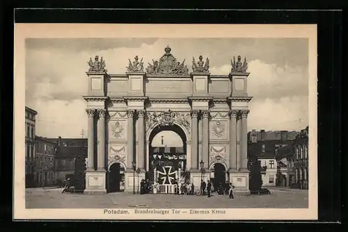AK Potsdam, Brandenburger Tor und Nagelung Eisernes Kreuz, Kriegshilfe