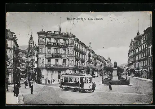 AK Baden-Baden, Der Leopoldsplatz mit Strassenbahn