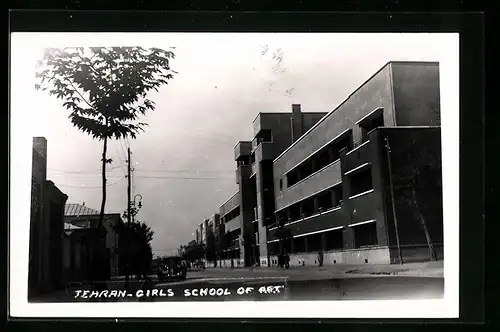 AK Teheran, Girls School of Art