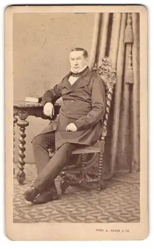 Fotografie L. Haase & Co., Berlin, Portrait August von der Heydt, preuss. Finanzminster unter König Friedrich Wilhelm IV.