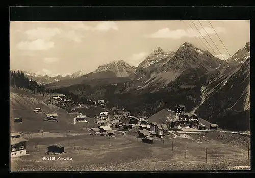 AK Arosa, Ortsansicht mit Berglandschaft