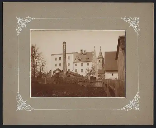 Fotografie Ferdinand Majer, Leutershausen, Ansicht Leutershausen, Mühlweg 20 m. Taubenschlag, Blick zur Kirche St. Peter