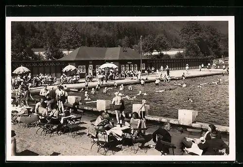 AK Leutenberg, Badegäste im Freibad im Ilmtal