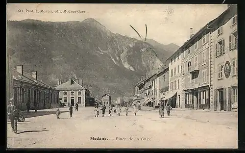 AK Modane, Place de la Gare, Bahnhof