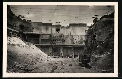 AK Genissiat, Barrage et usine de Genissiat, Vue générale prise de l`aval, Strassenbau