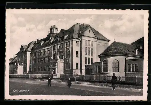 AK Freistadt, Strasse an der Mittelschule