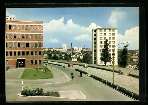 AK Hof /Saale, Ernst-Reuter-Strasse mit Passanten