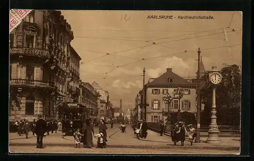 AK Karlsruhe, Karl-Friedrich-Strasse mit Strassenbahn