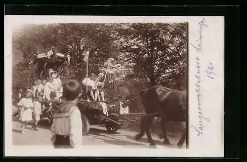 Foto-AK Meiningen, Sängerwettstreit 1921, Festwagen