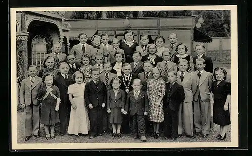 AK Berlin, Schaefers Märchenstadt Lilliput, Gruppenbild