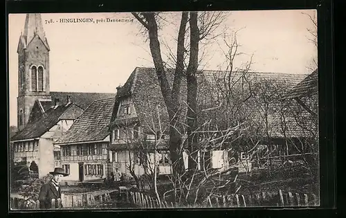 AK Hinglingen, Ortspartie mit Kirche und Passant