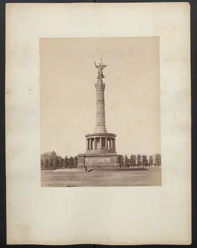 Fotografie unbekannter Fotograf, Ansicht Berlin, die Siegessäule Goldelse auf dem Königsplatz im Tiergarten, Reichstag