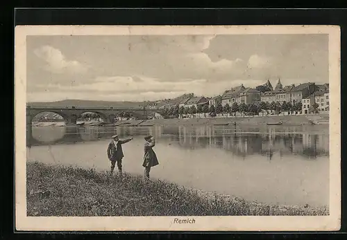 AK Remich, Moselpartie mit Brücke