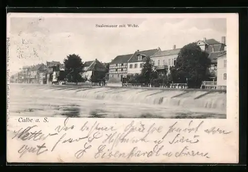 AK Calbe a. S., Saalemauer mit Wehr, vom Wasser gesehen