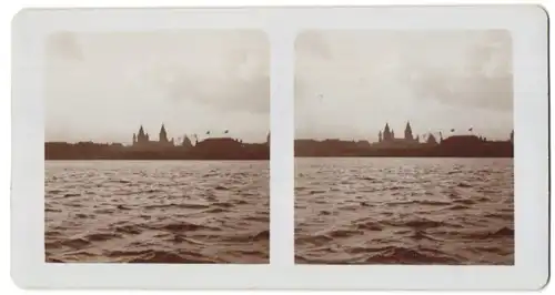 Stereo-Fotografie unbekannter Fotograf, Ansicht Mainz, Blick vom Rhein bei Sonnenuntergang nach der Stadt