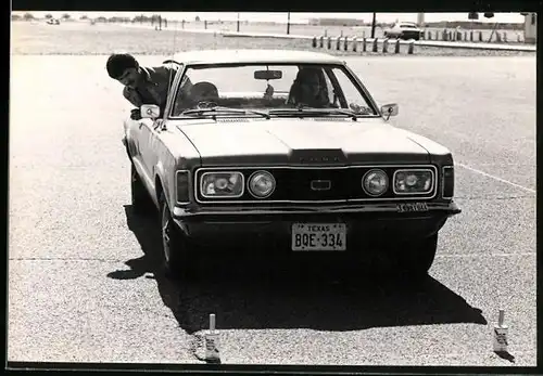 Fotografie Auto Ford, PKW mit Kfz-Kennzeichen Texas