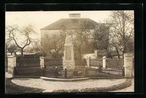 Foto-AK Bonbruck, Blick auf das Kriegerdenkmal