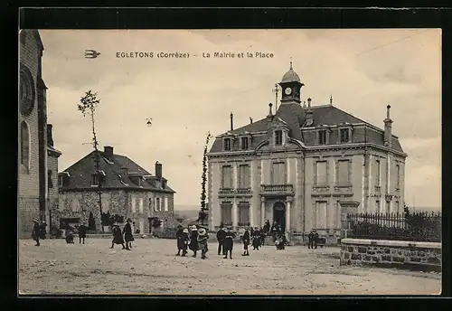 AK Egletons, La Mairie et la Place