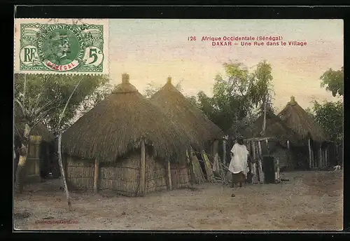 AK Dakar, Une Rue dans le Village