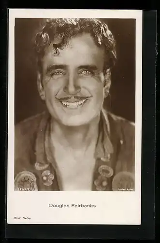 AK Schauspieler Douglas Fairbanks im Kostüm einer Filmrolle