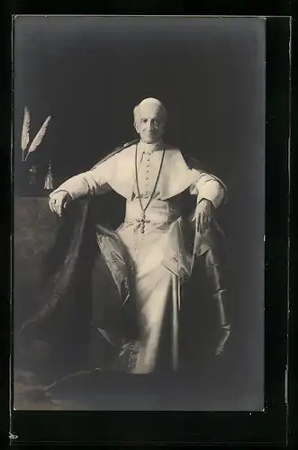 AK Papst Leo XIII. in Robe mit Kreuzkette