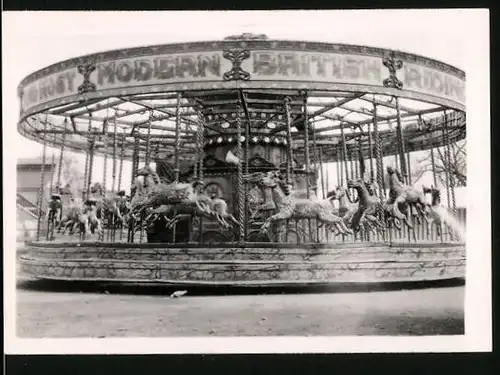 Fotografie England Fair, Rummel-Kirmes-Volksfest, Karussell / Fahrgeschäft, Pferde-Karussell ohne Dach, Carousel