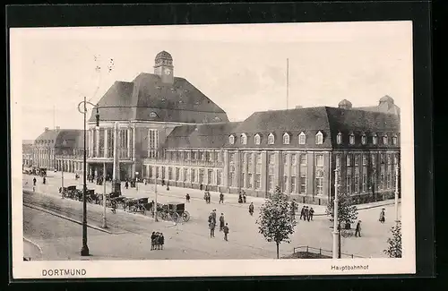 AK Dortmund, Kutschen vor dem Hauptbahnhof