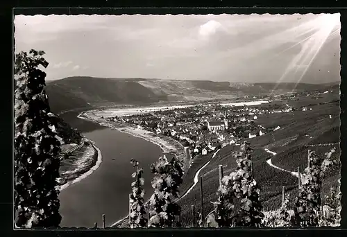 AK Kröv, Blick auf die Stadt im Tal