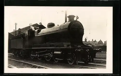 Foto-AK Lokomotive der englischen Eisenbahngesellschaft mit Kennung 17952