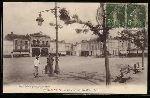 AK Tonneins, La Place du Théâtre