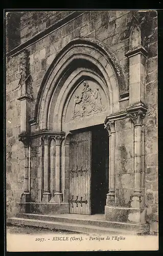 AK Riscle, Portique de l`Eglise