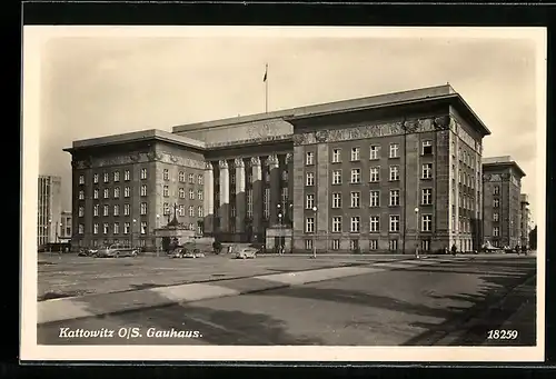 AK Kattowitz, Gauhaus mit Strasse