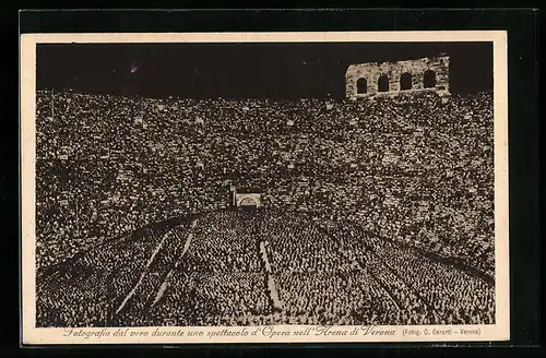 AK Verona, Fotografia dal vero durante uno spettacolo d`Opera nell`Arena