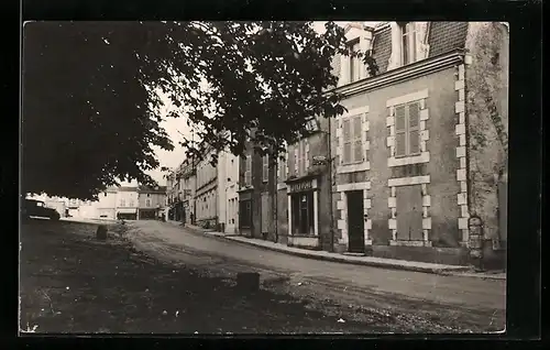 AK Thenezay, Place de l`Hôtel-de-Ville