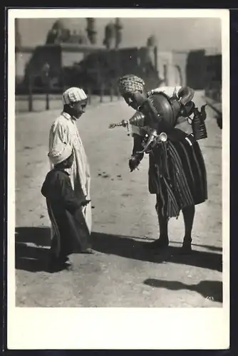 AK arabische Händler. Orientalische Typen, der Limonadenverkäufer