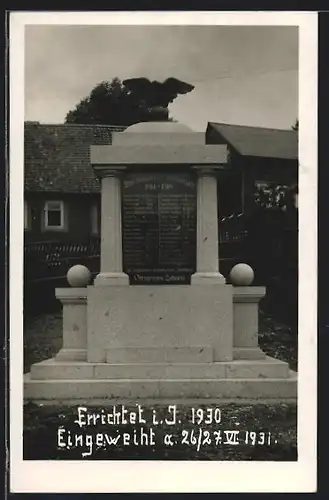 Foto-AK Schnett /Masserberg, Partie am Kriegerdenkmal