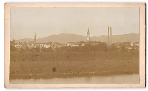 Fotografie unbekannter Fotograf, Ansicht Offenburg, Blick nach der Stadt mit Kirchtürmen