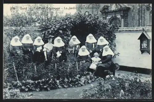 AK Gand, Au Petit Béguinage, Le Jardin d`un Couvent