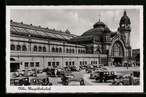 AK Köln, parkende Autos vor dem Hauptbahnhof