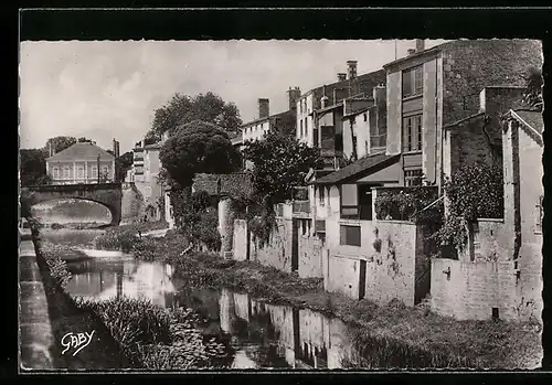 AK Fontenay-le-Comte, Vieilles Maisons et le Pont neuf