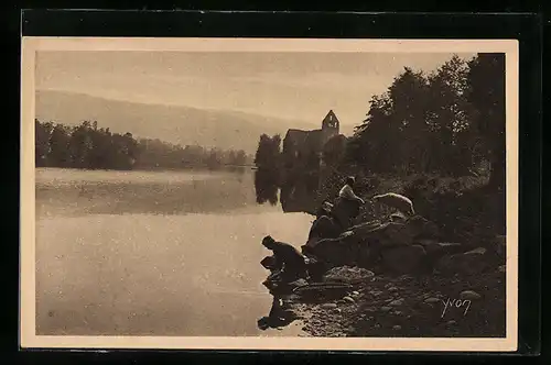 AK Beaulieu /Limousin, Lavanière sur les bords de al Dordogne