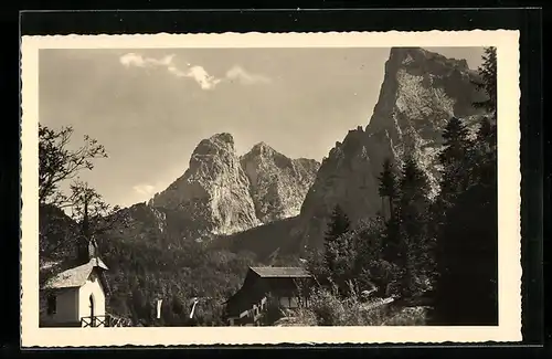 AK Hinterbärenbad bei Kufstein im Kaisertal, an der kleinen Kapelle