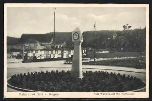 AK Binz a. Rügen, Ostseebad, Autowendeplatz mit Normaluhr