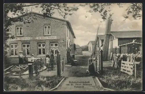 AK Hattstedt, Bahnhofwirtschaft von Br. Nicol. Petersen