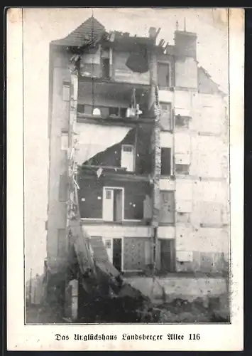 AK Berlin-Lichtenberg, Blick zum Unglückshaus Landsberger Allee 116