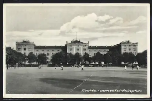 AK Hildesheim, Blick auf Kaserne am Karl-Dincklage Platz