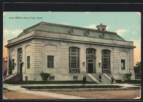 AK Iowa City, IA, Post Office