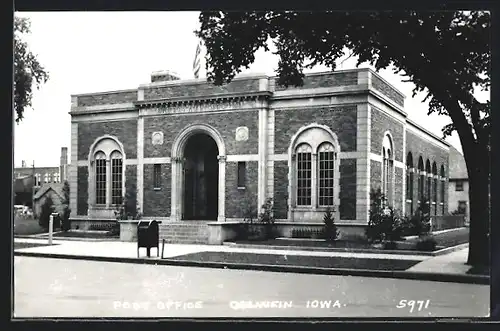 AK Oelwein, IA, Post Office