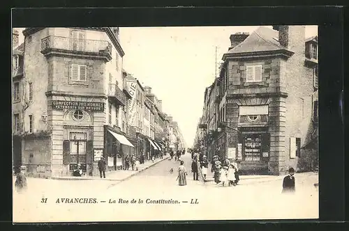 AK Avranches, La Rue de la Constitution